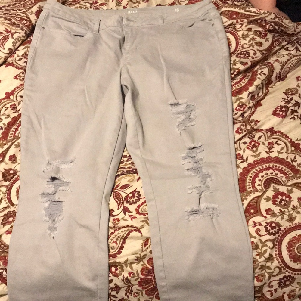 Destructed A.N.A. jeggings